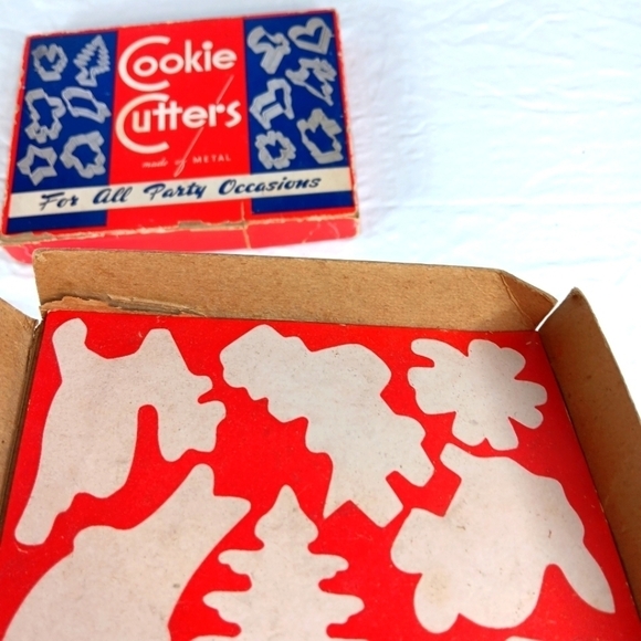 Vintage Metal Cookie Cutters Box Set Lot Christmas Party Occasions 1940s Retro - Picture 11 of 15